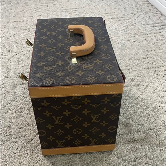Vintage Louis Vuitton Monogram Travel Case in Brown and Tan - Picture 7 of 8